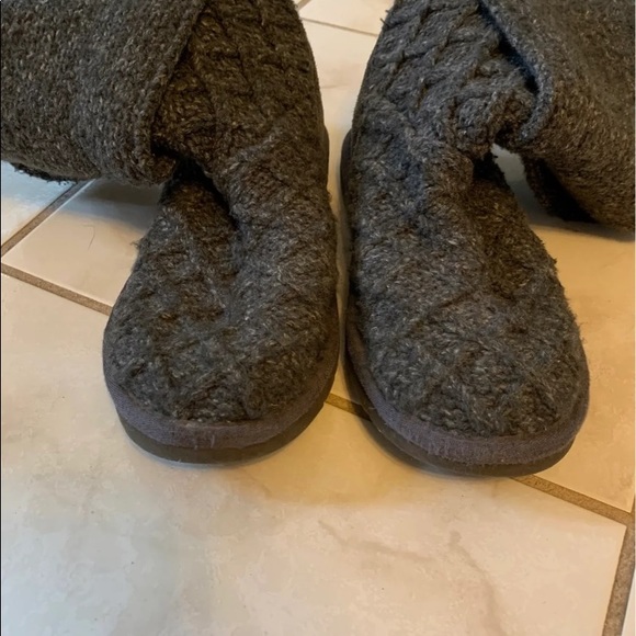 Ugg  boots sz 6 - Picture 7 of 12